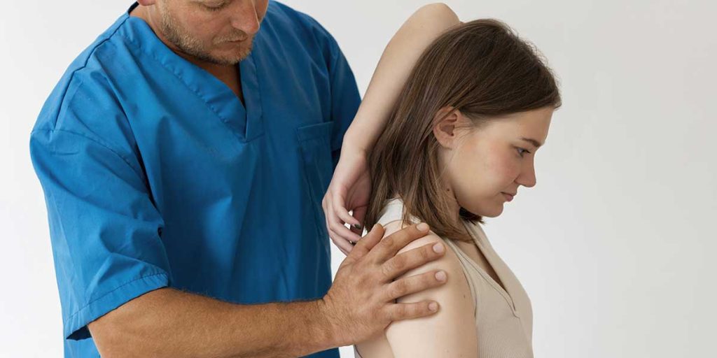 chiropractor help with shoulder pain