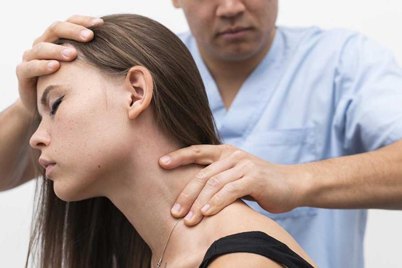 chiropractor help with neck pain